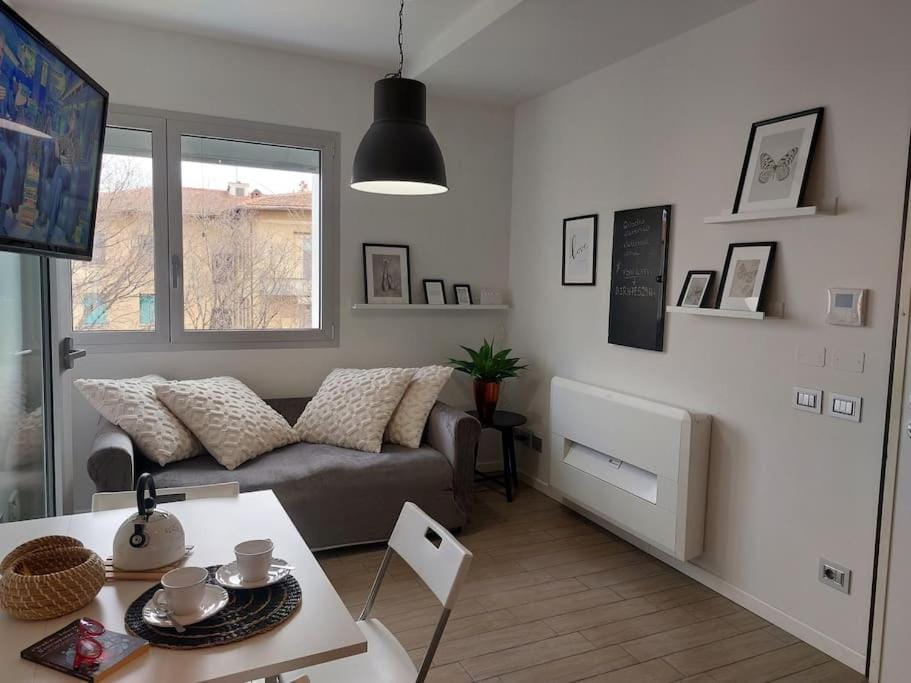 TV and multimedia, Kitchen or kitchenette, Living room, Dining area