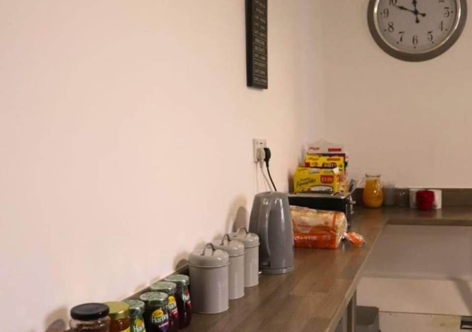 Coffee/tea facilities, Kitchen or kitchenette, Other