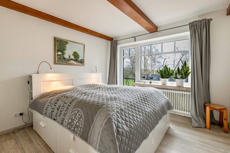 Living room, Bedroom