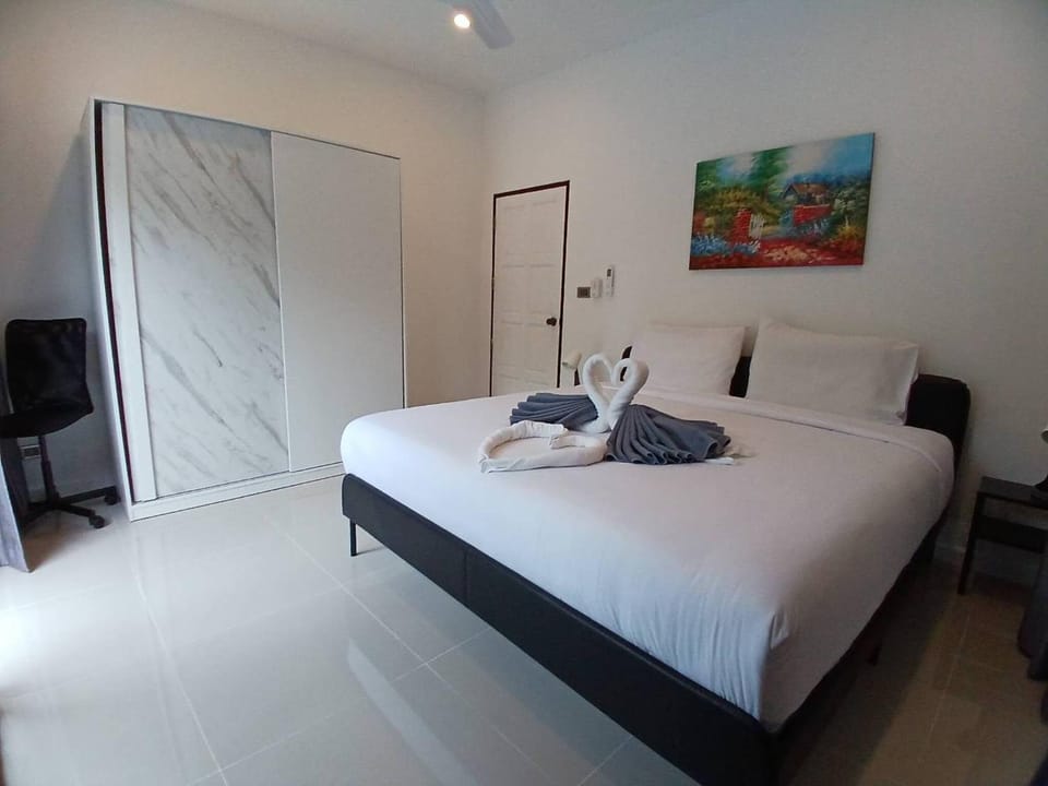Bayok 11 - 2 Bedrooms 2 Bathrooms Villa Near Kathu Waterfall Villa in Kathu
