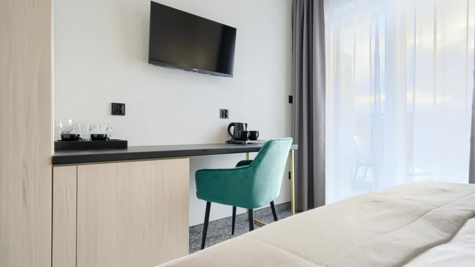 TV and multimedia, Photo of the whole room, hair dresser