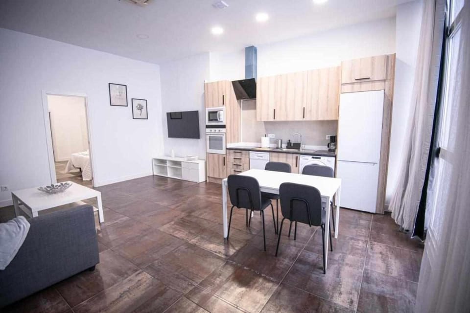 View (from property/room), Kitchen or kitchenette, Dining area