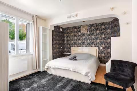Bed, Photo of the whole room, Bedroom