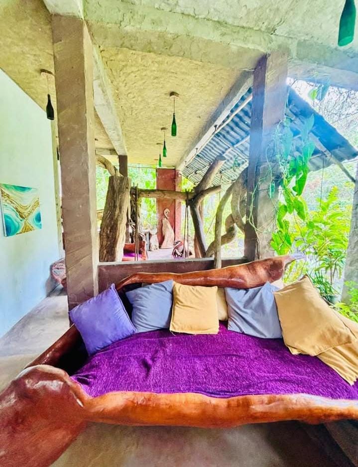 SD3M ART GALLERY Villa Bed and Breakfast in Southern Province