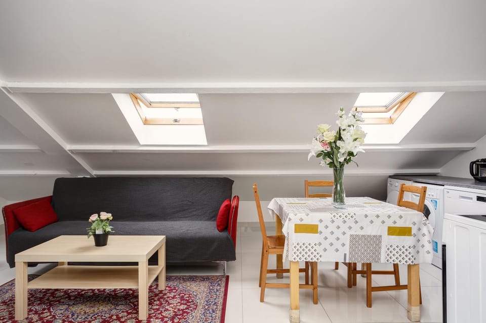 Le blanc gauche BAT A 3ème étage Apartment in Île-de-France