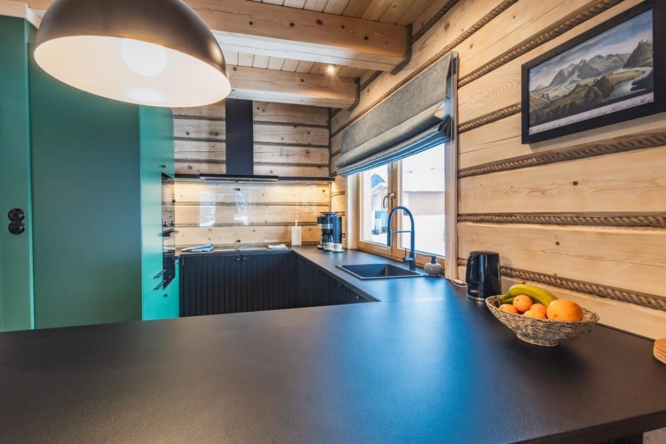 Kitchen or kitchenette, Food and drinks, Food, minibar
