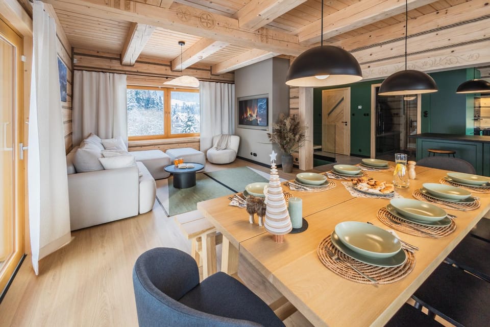 Living room, Seating area, Dining area