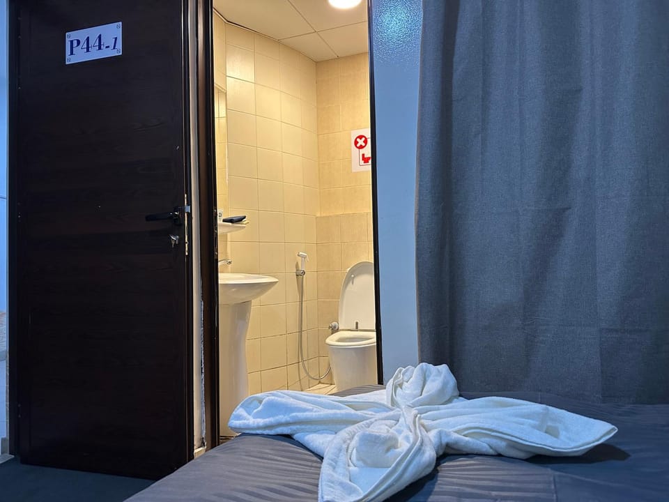 Snug En-Suite Nest Apartment in Abu Dhabi