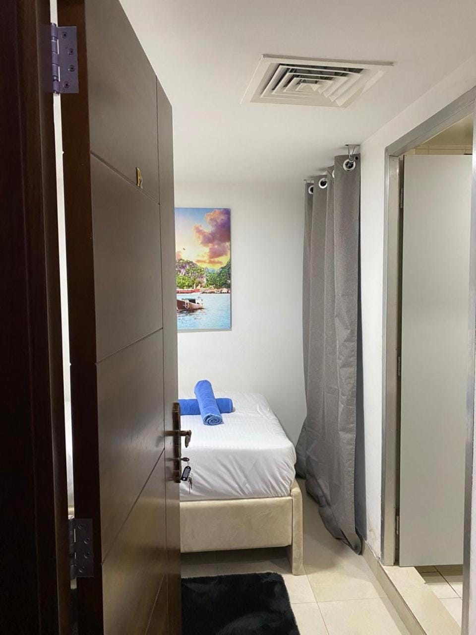 Snug En-Suite Nest Apartment in Abu Dhabi