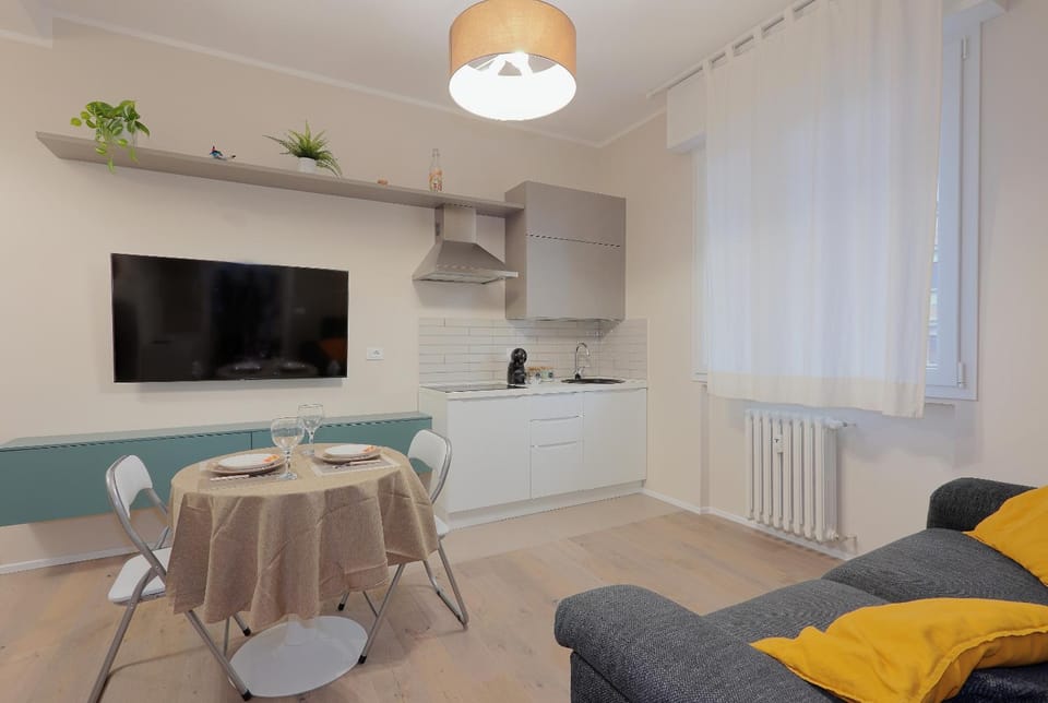 TV and multimedia, Kitchen or kitchenette, Living room, Dining area