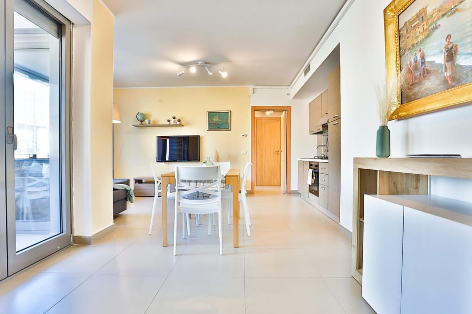TV and multimedia, Dining area