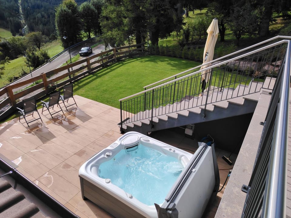 Hot Tub, Spa and wellness centre/facilities