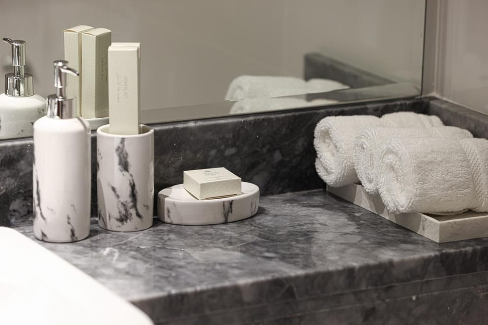 Bathroom, Photo of the whole room, Bedroom, towels
