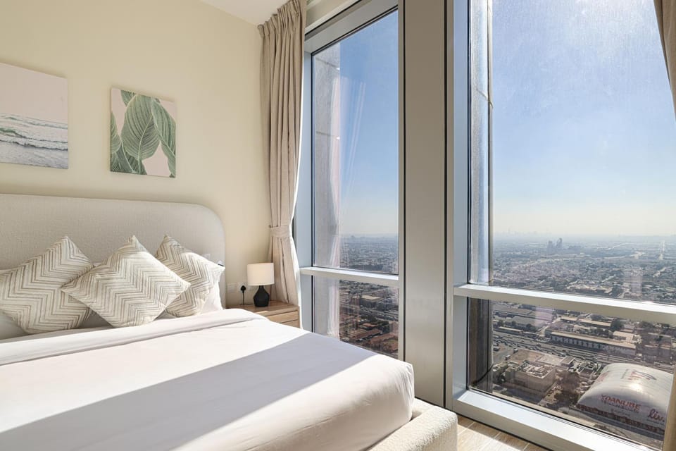 Bed, Natural landscape, View (from property/room), Photo of the whole room, Bedroom, City view