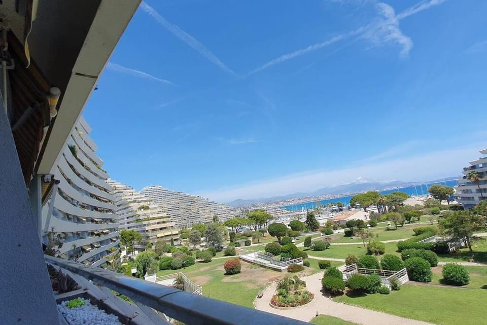 Garden view, Sea view