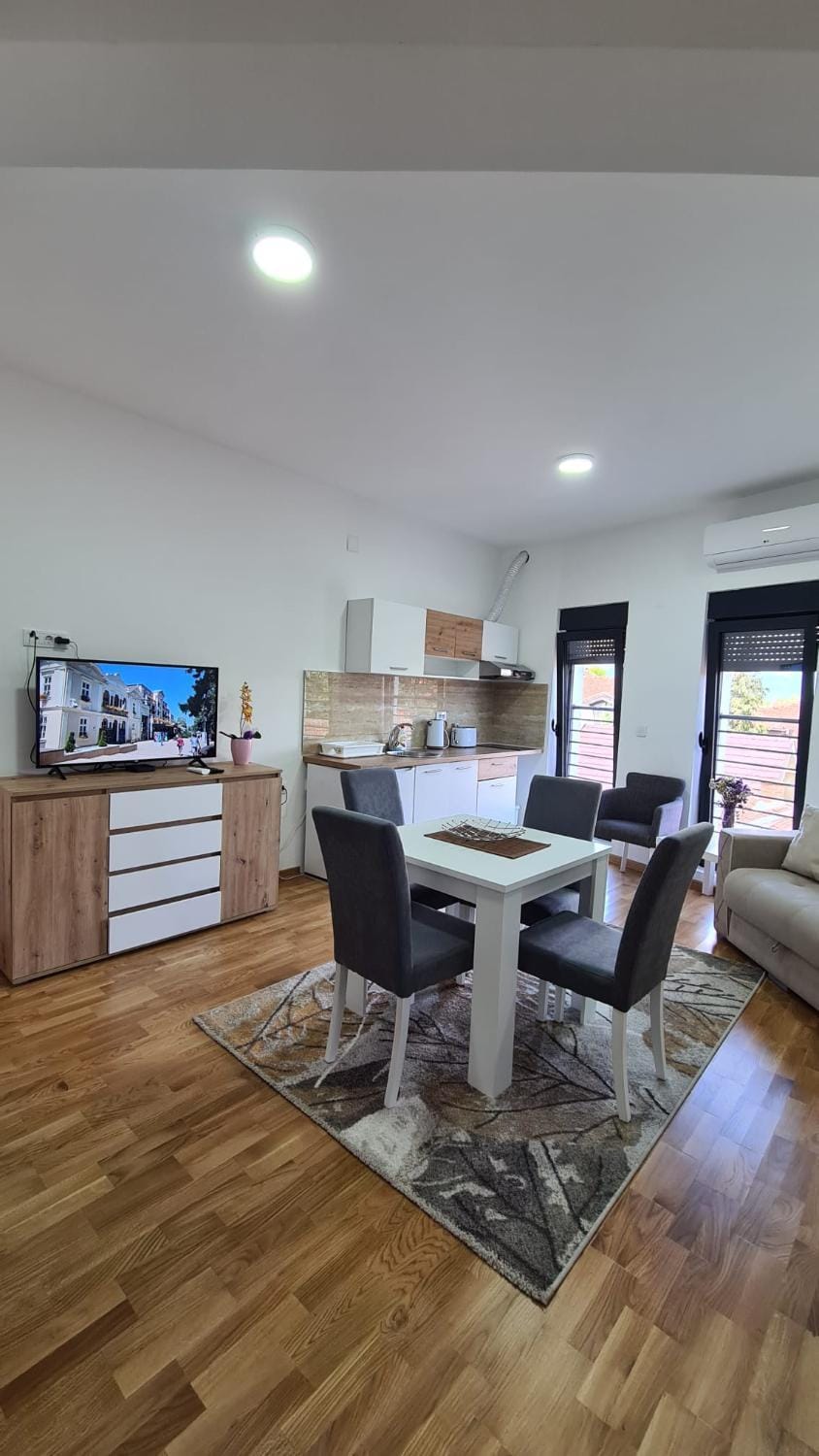 Kitchen or kitchenette, Living room, Dining area