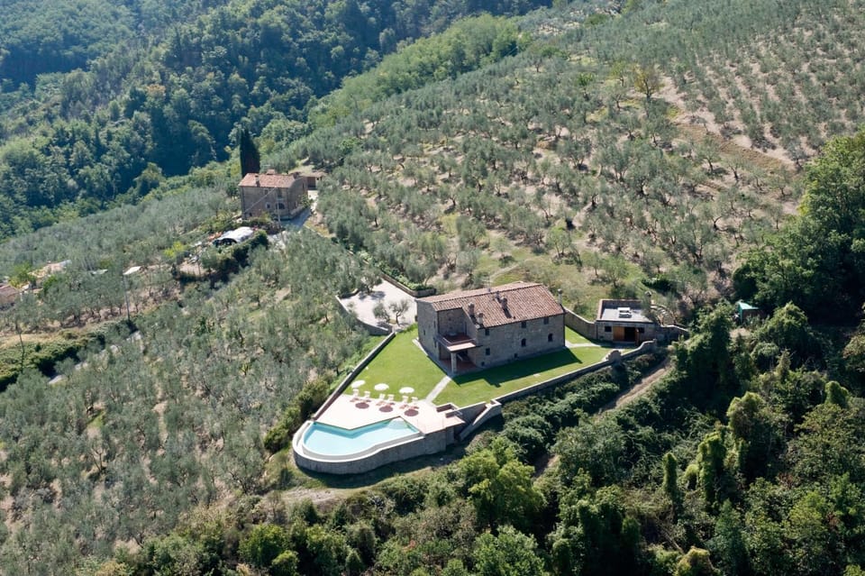 Spring, Bird's eye view, Summer, Autumn, On site, City view, Garden view, Mountain view, Pool view, Street view, Location