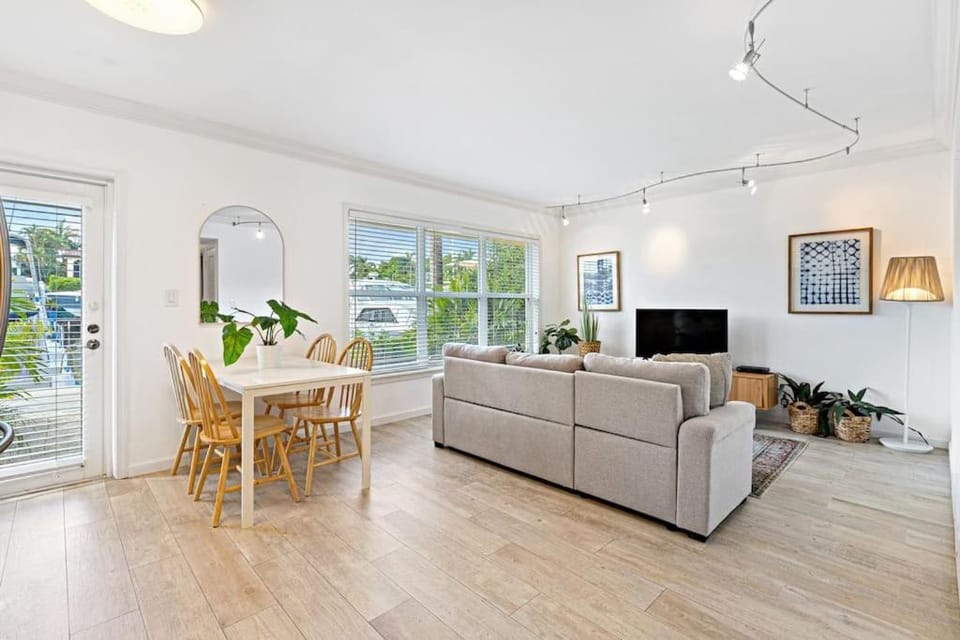 Las Olas Blvd Waterfront Apt Apartment in Fort Lauderdale