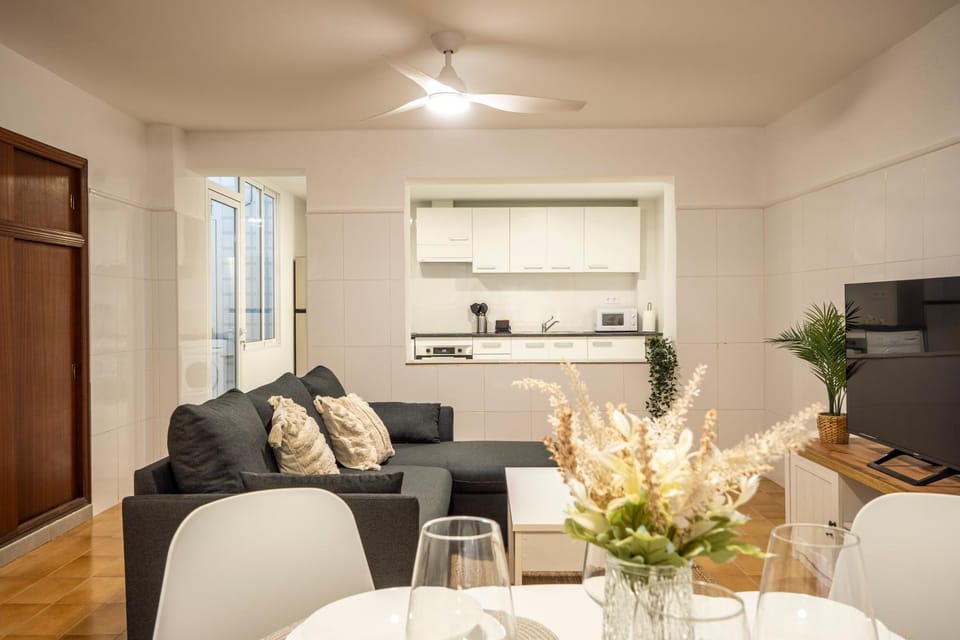 TV and multimedia, Living room, Dining area, fireplace