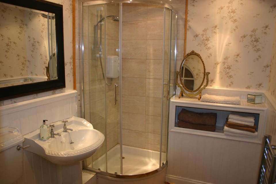 Garden Suite Apartment in Wales