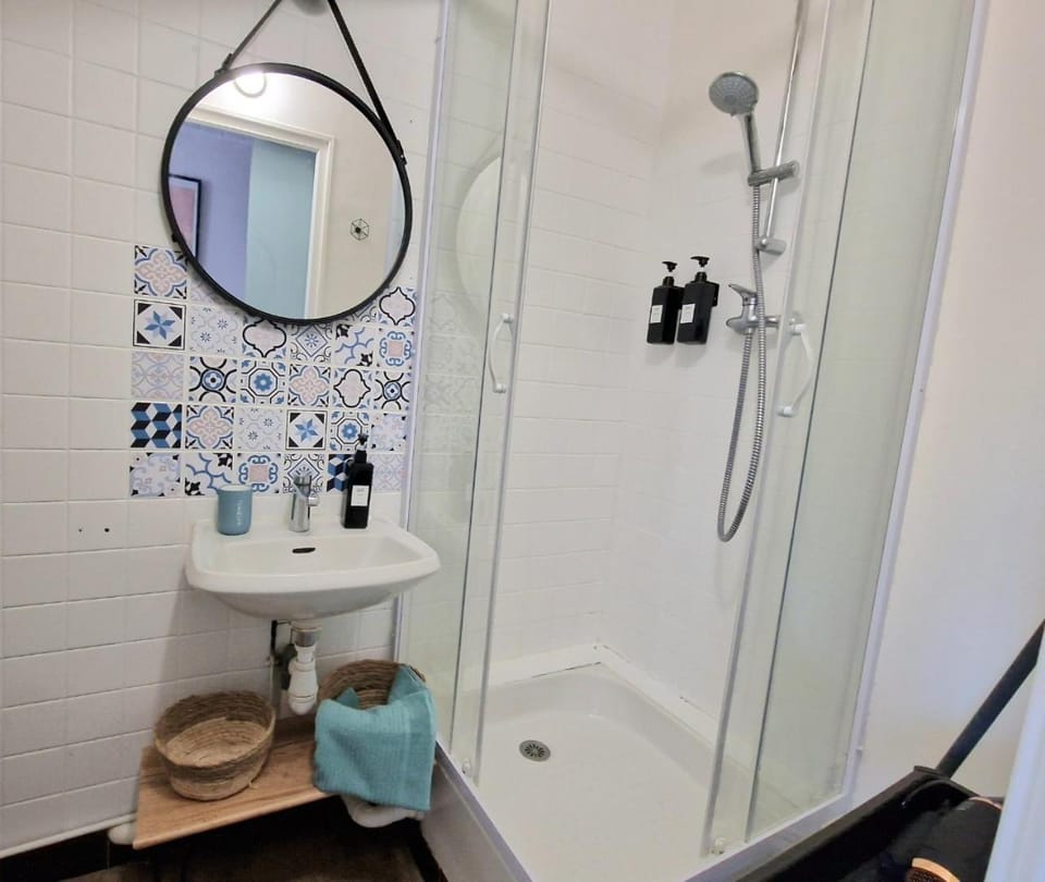 Shower, Bathroom