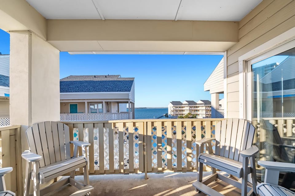 Baywatch Unit H5 House in Pensacola Beach