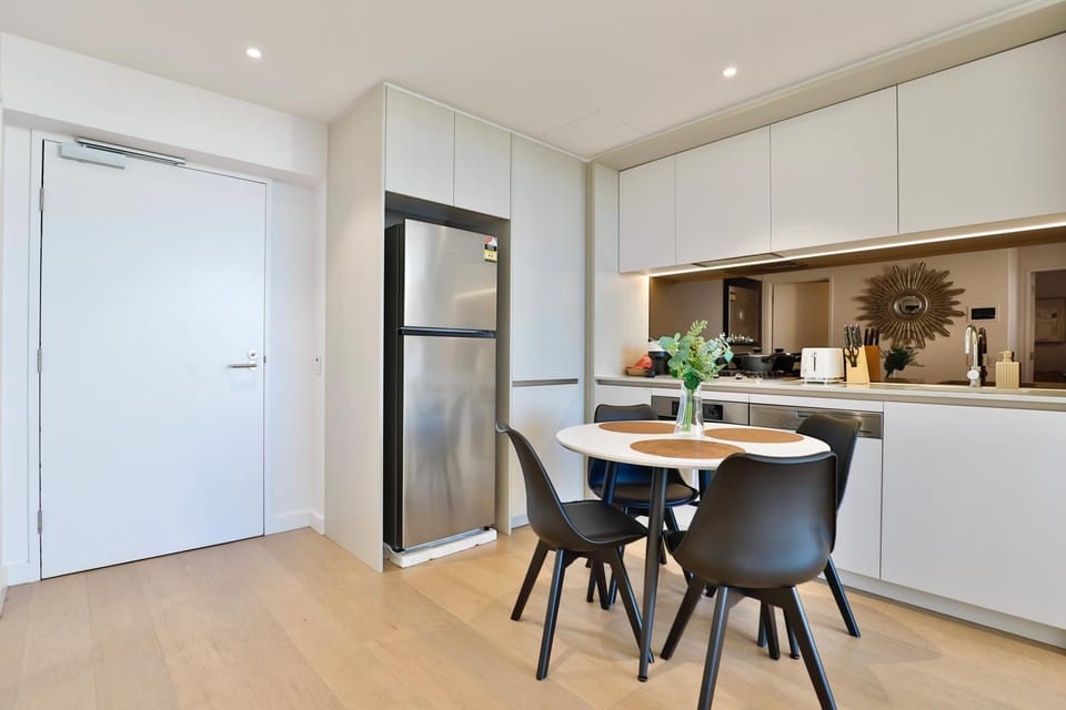Kitchen or kitchenette, Seating area, Dining area, kitchen