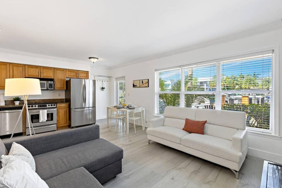 Las Olas Blvd Exclusive Apt with waterview Apartment in Fort Lauderdale