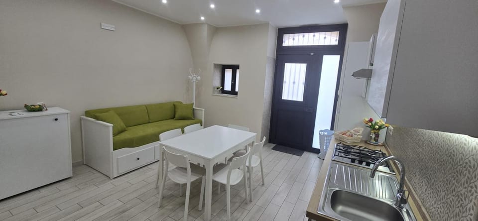 Kitchen or kitchenette, Living room, Dining area
