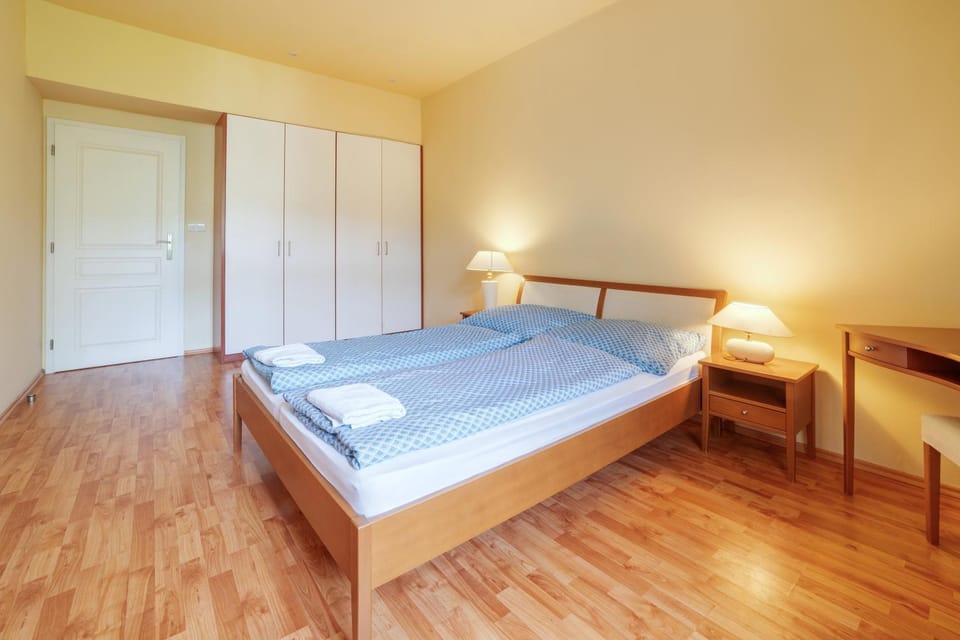 Bed, Photo of the whole room, Bedroom, towels, wardrobe