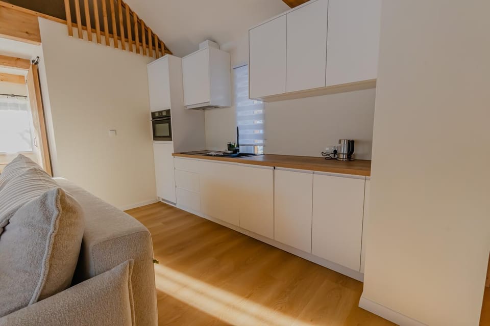 Kitchen or kitchenette, Living room, Seating area, minibar