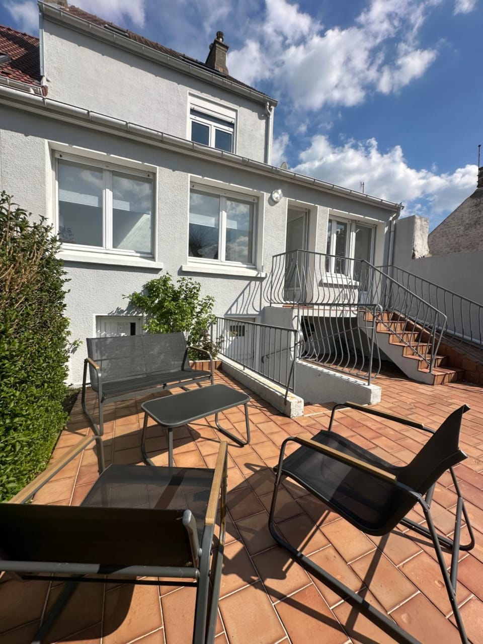 Patio, Living room