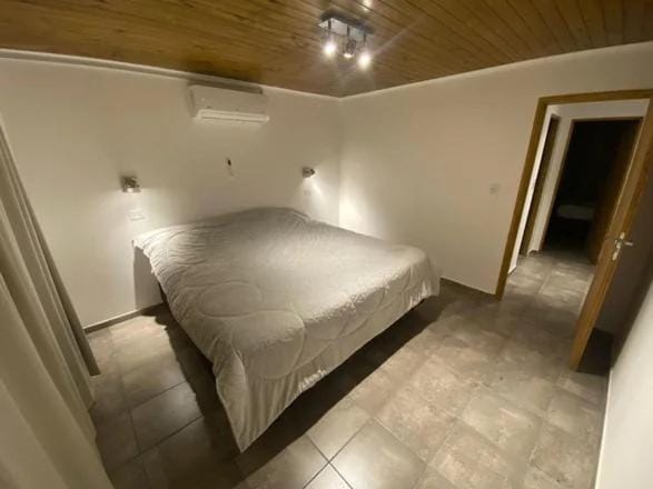 Bed, Photo of the whole room, Bedroom, air conditioner