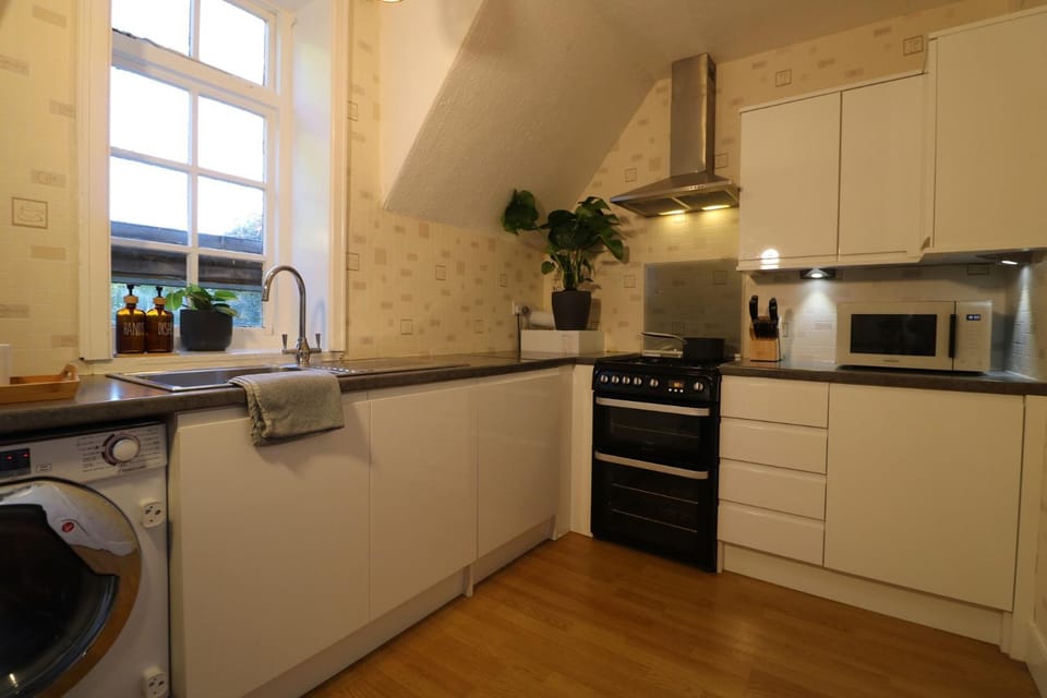 Kitchen or kitchenette, Communal kitchen