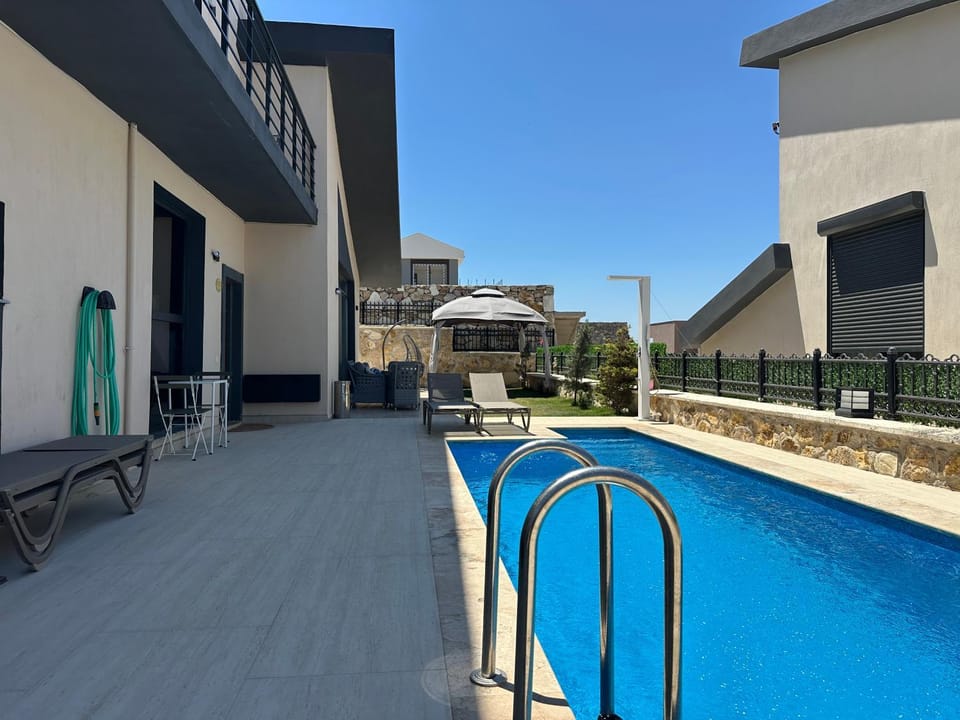 Mila Villa Foçaköy Tuzlu Su Havuzlu Müstakil Villa Vacation rental in İzmir Province