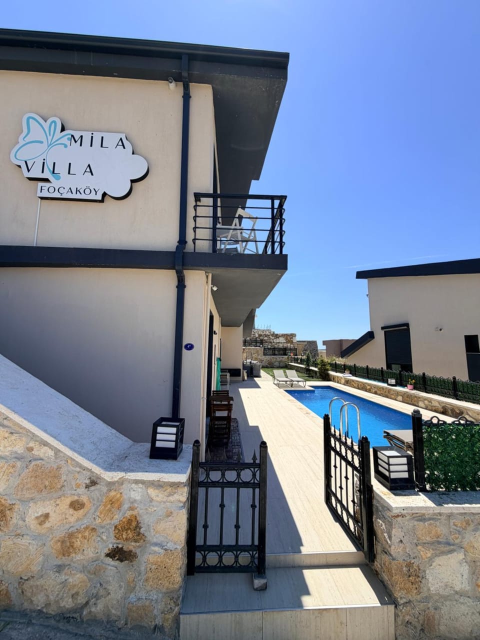 Property building, Swimming pool