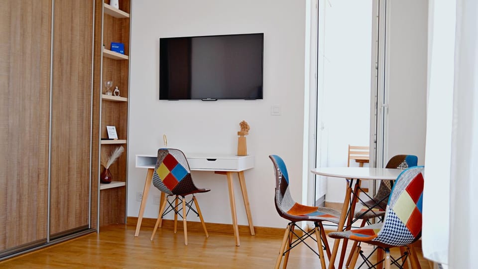 TV and multimedia, Dining area