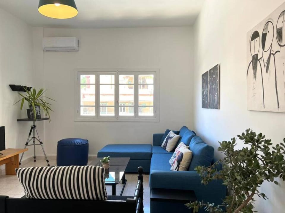 Sunlit 2BR apt on MarMikhael Stairs Apartment in Africa