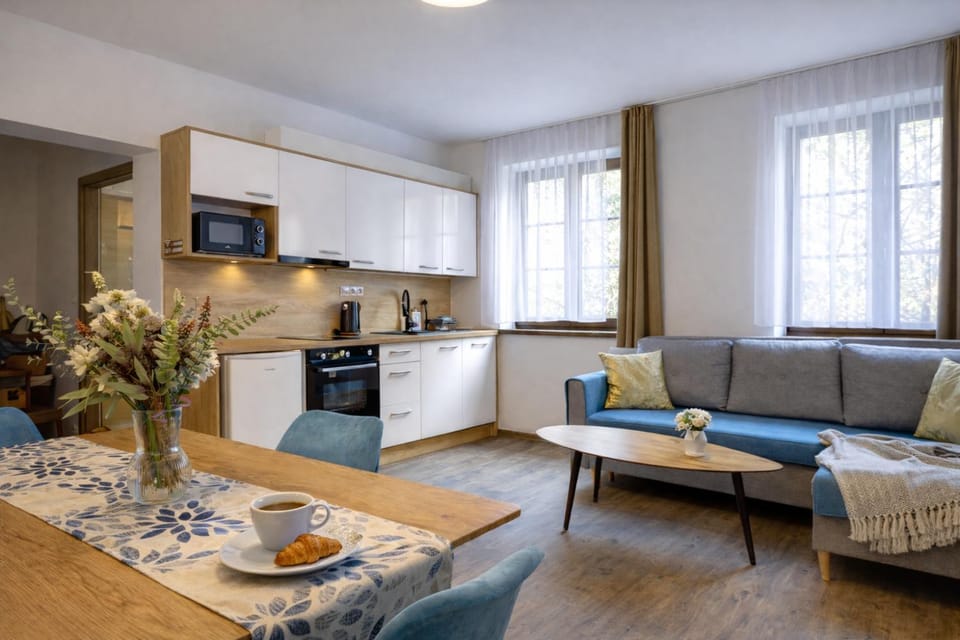 Living room, Dining area, kitchen