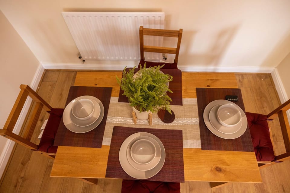 Sleeps8-KingBeds-SofaBed-Garden-AirCon-FreeParking House in London Borough of Southwark