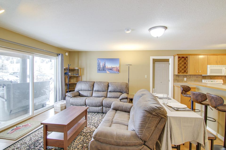 First-Floor Big Sky Condo with Hot Tub! House in Big Sky