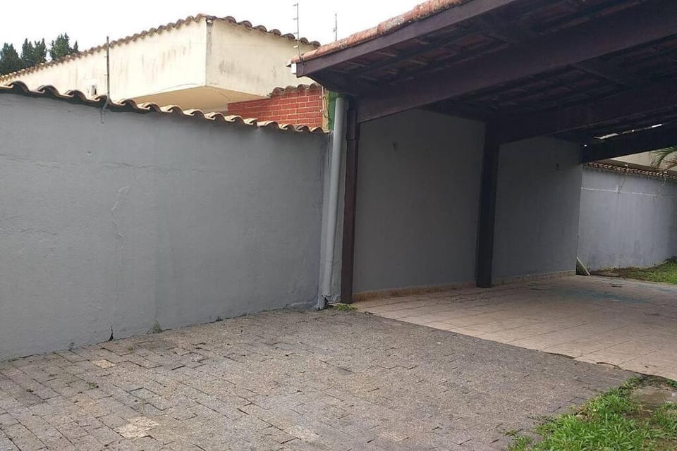 Facade/entrance, View (from property/room)