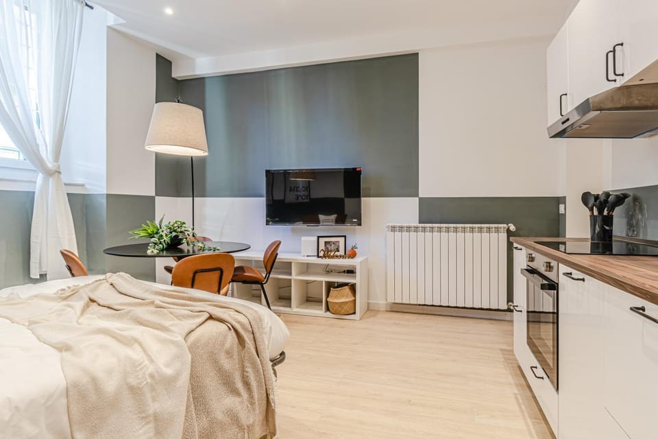 TV and multimedia, Kitchen or kitchenette, Living room