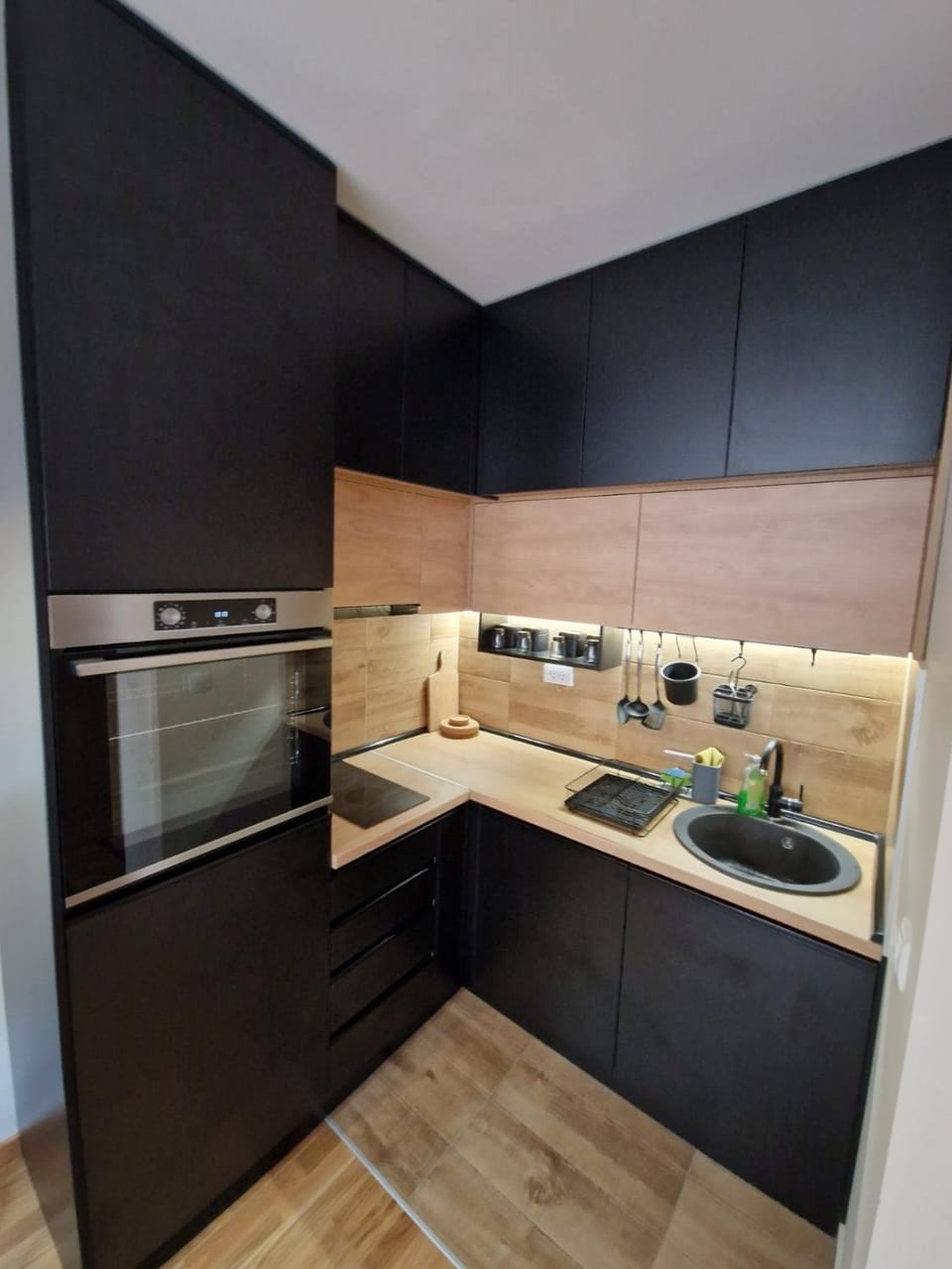 Kitchen or kitchenette, pet friendly, stove