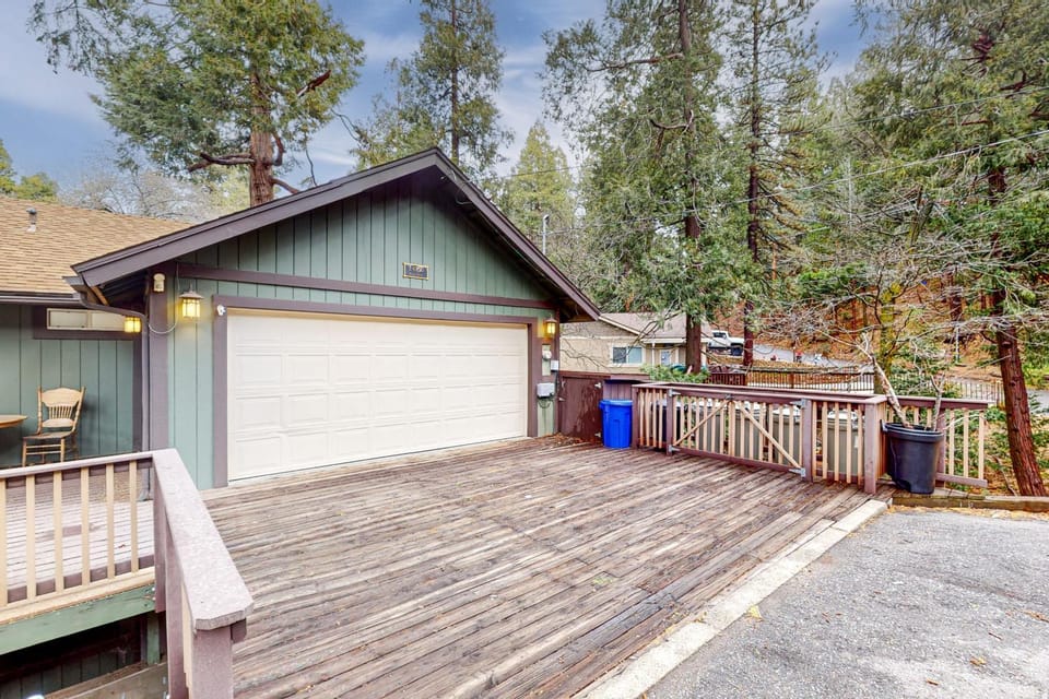 Creekside Cabin Cabin in Crestline