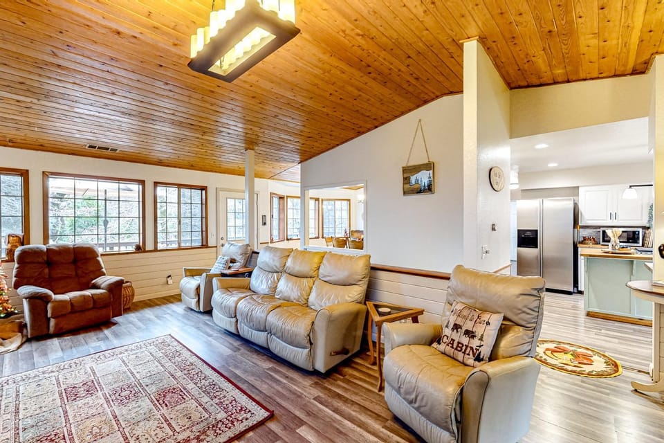 Creekside Cabin Cabin in Crestline