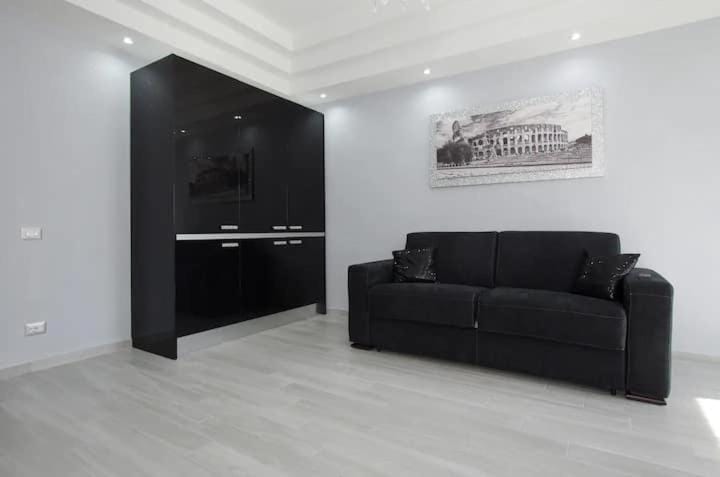 Suite Noir St Peter View Apartment in Rome