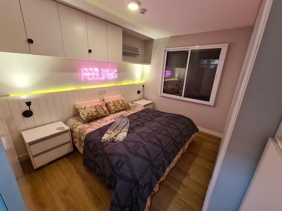 Bed, Photo of the whole room, Bedroom, air conditioner