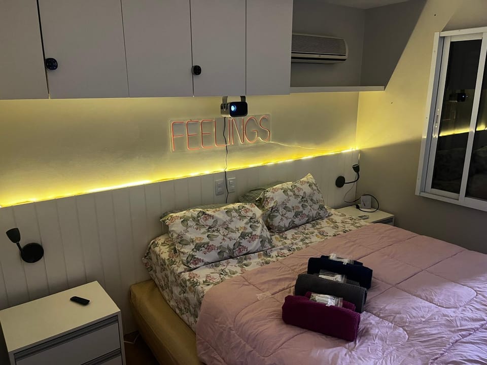 Bed, Evening entertainment, Bedroom