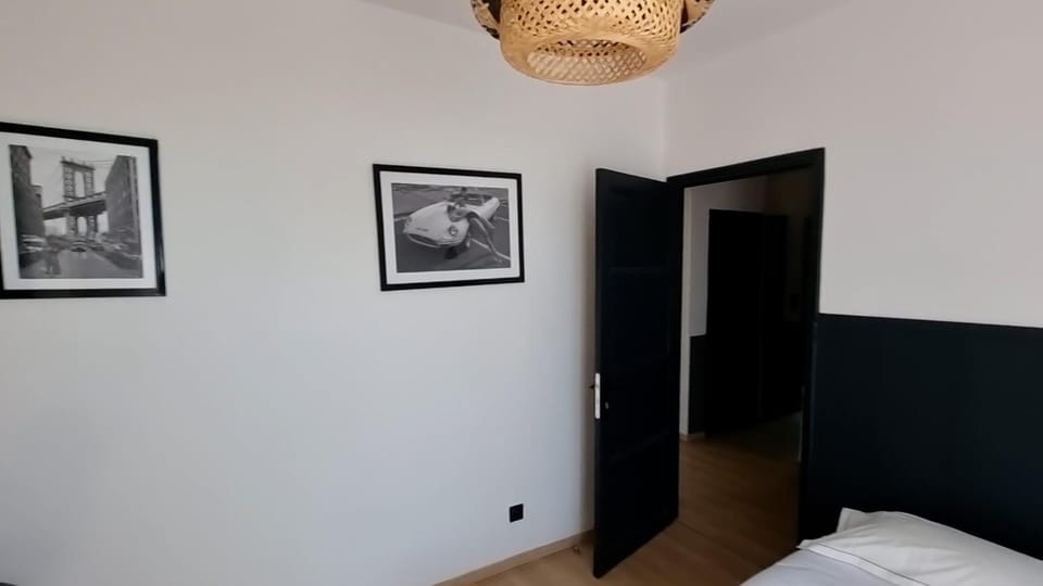 Bed, Photo of the whole room, Decorative detail, Bedroom